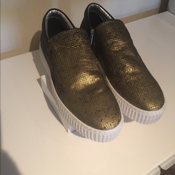 P448 Nine in Metallic gold Slide on Platform Shoe - Picture 6 of 8